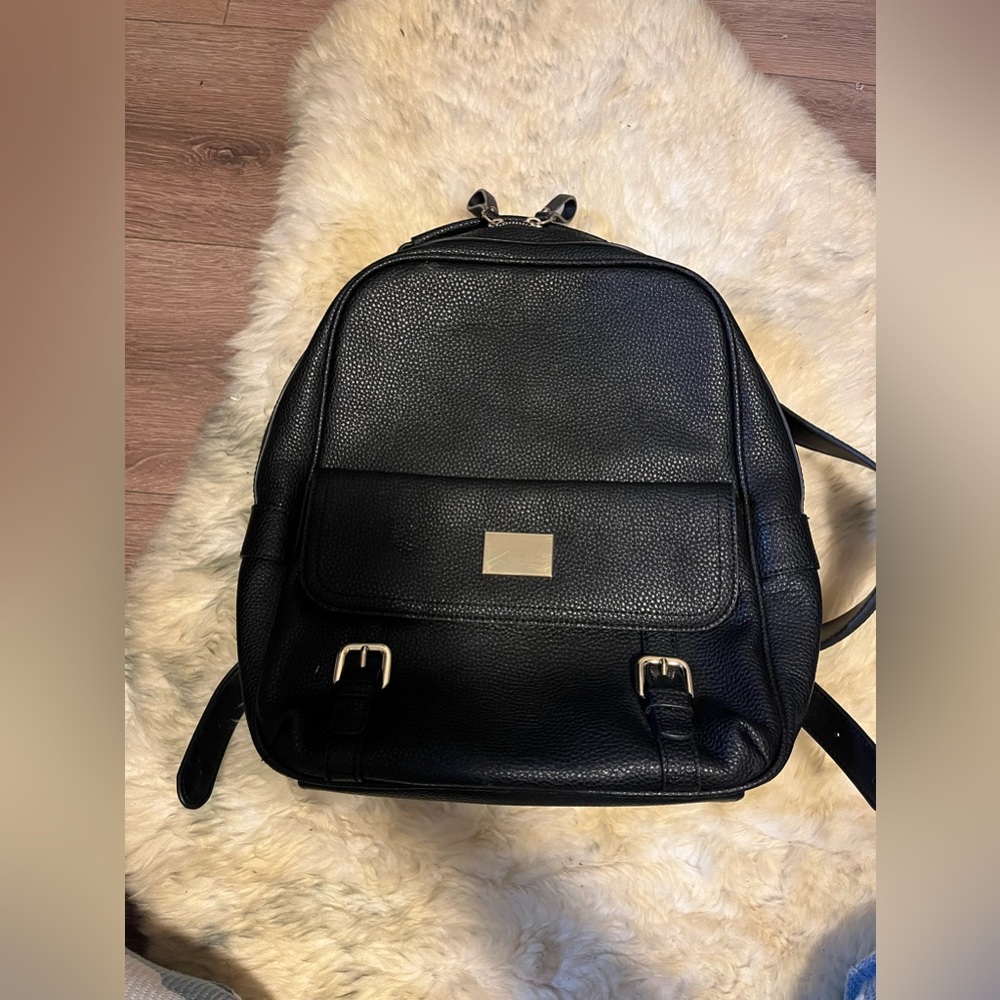 NWOT RENWICK GENUINE LEATHER BACKPACK